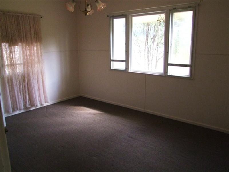 24 Leonard Street, Yamanto QLD 4305