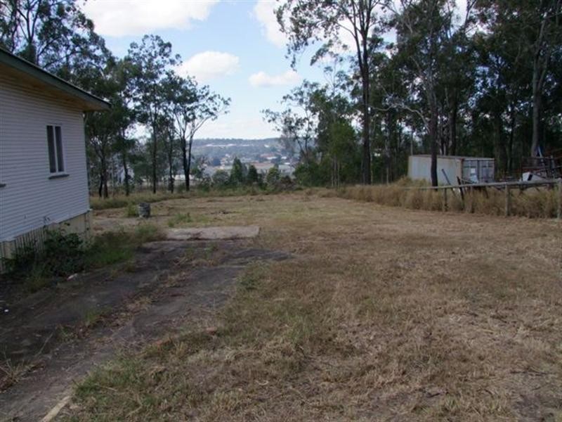 24 Leonard Street, Yamanto QLD 4305