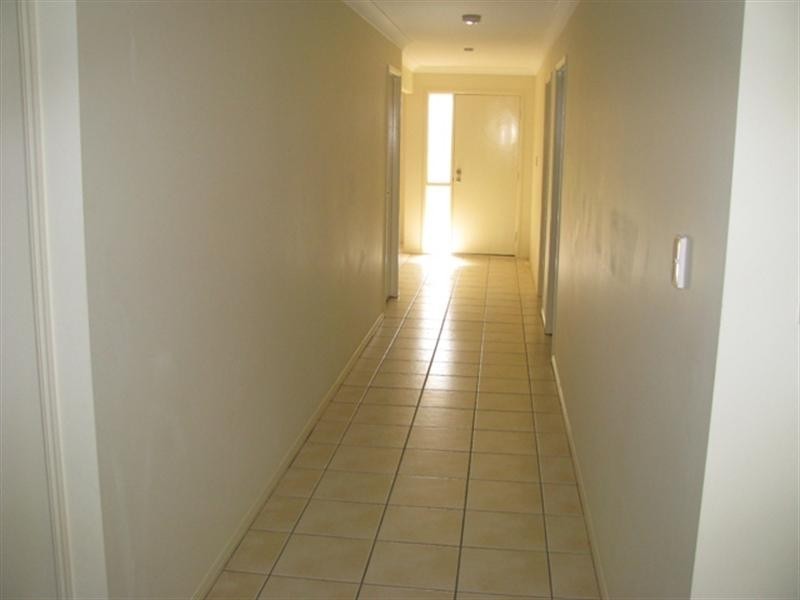 122 Anna Drive, Raceview QLD 4305