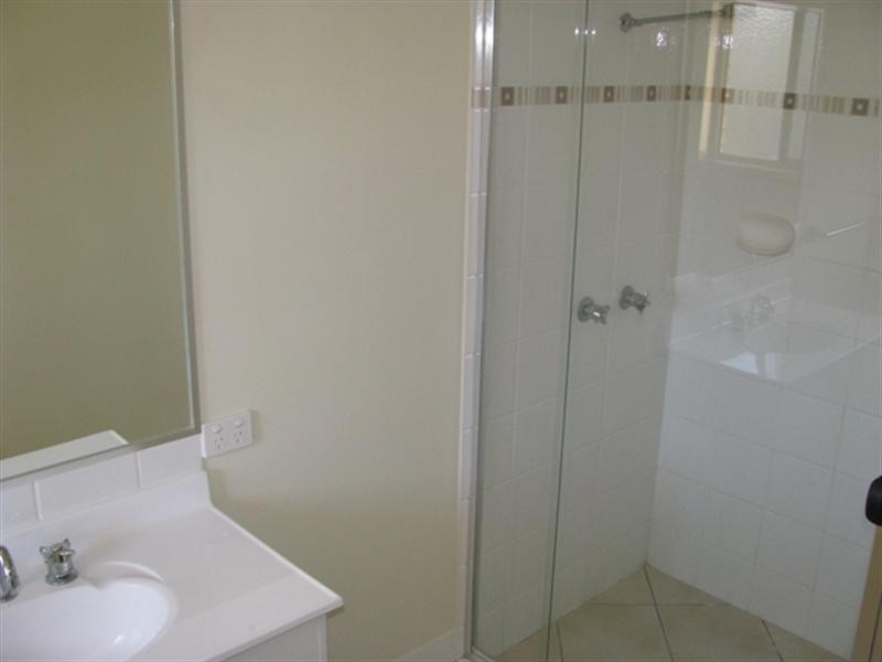 122 Anna Drive, Raceview QLD 4305