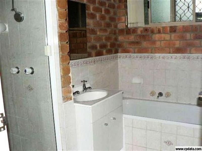 31 Green Way, Churchill QLD 4305