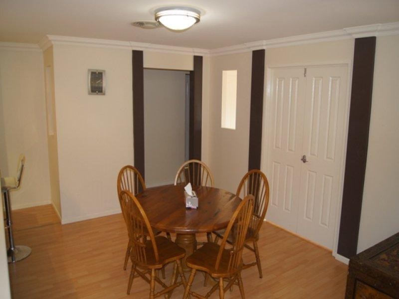 16 Cassinia Place, Flinders View QLD 4305