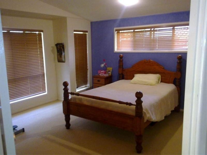 16 Cassinia Place, Flinders View QLD 4305