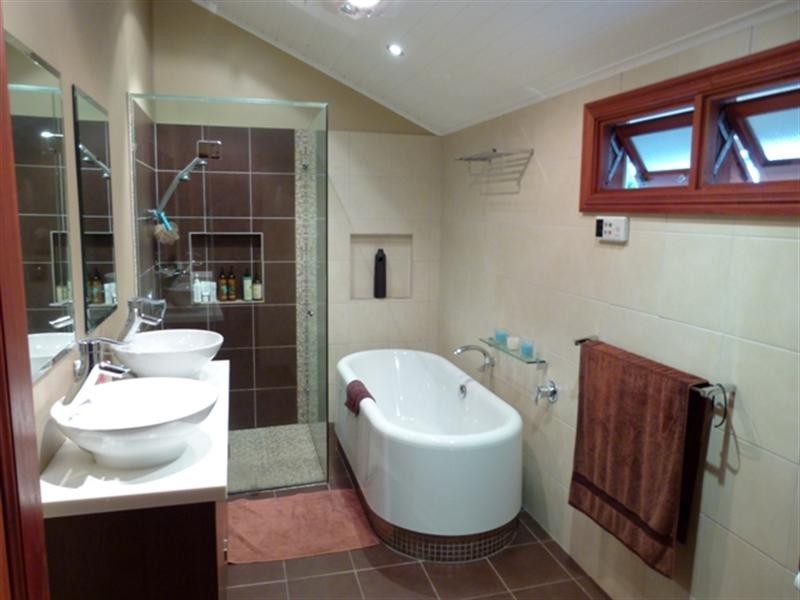 25 North Station Road, North Booval QLD 4304