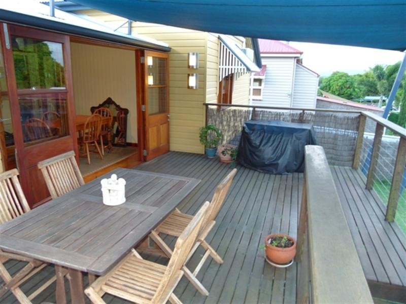 25 North Station Road, North Booval QLD 4304