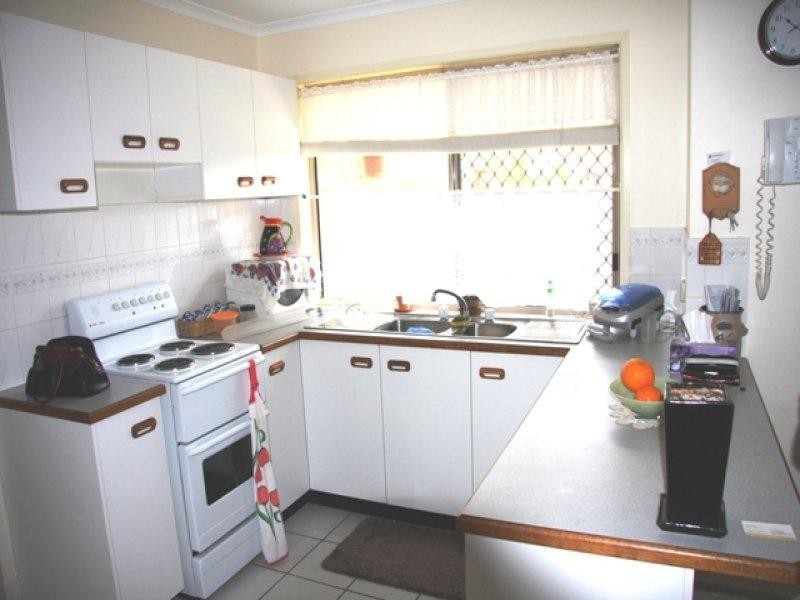 38 Cambridge Street, Silkstone QLD 4304