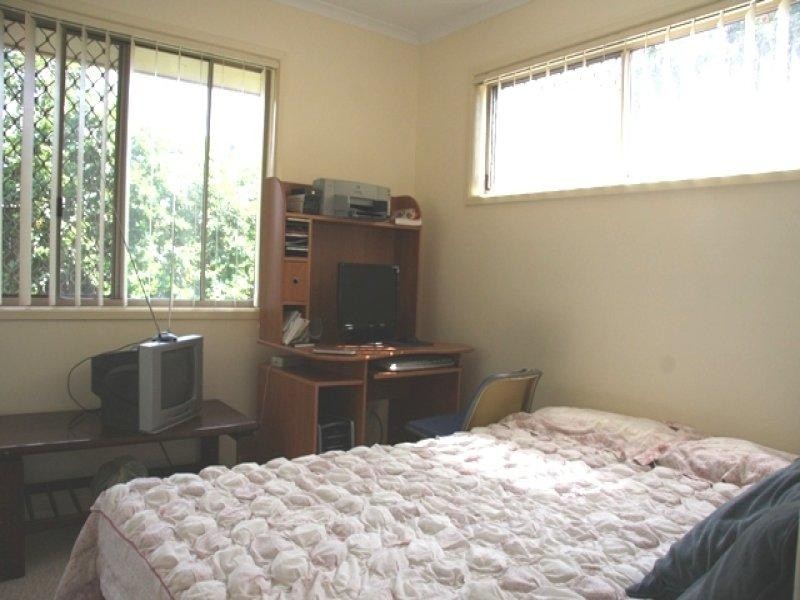 38 Cambridge Street, Silkstone QLD 4304