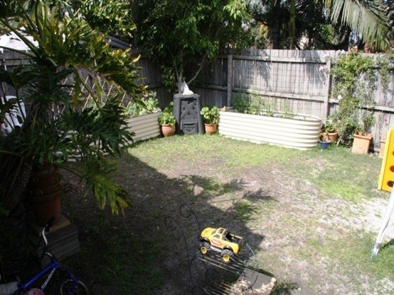 38 Cambridge Street, Silkstone QLD 4304