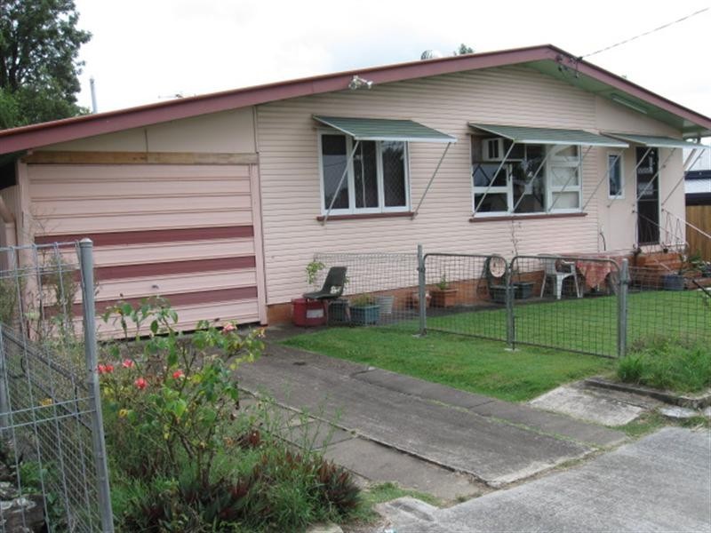 110 Robertson Road, Eastern Heights QLD 4305