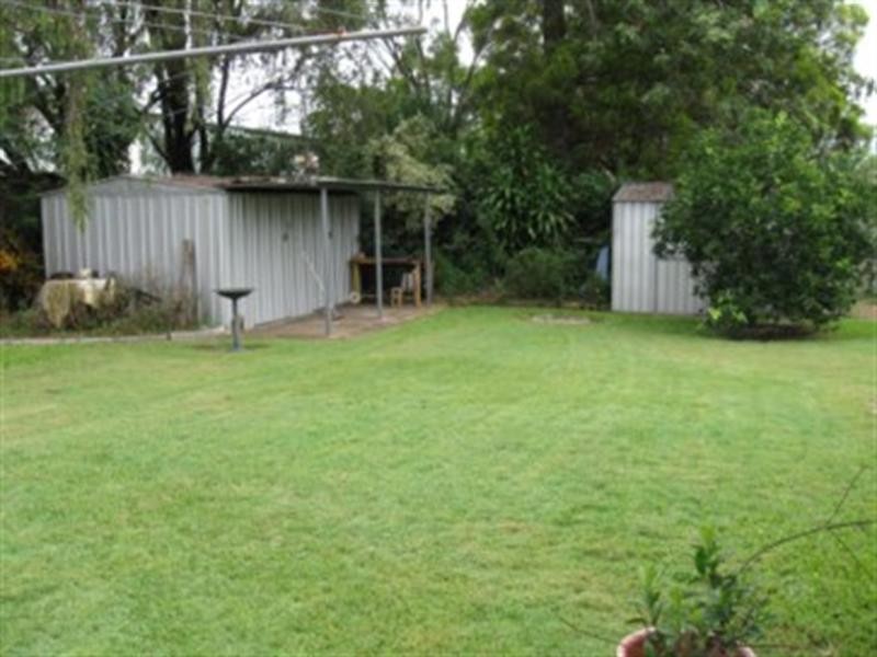 110 Robertson Road, Eastern Heights QLD 4305