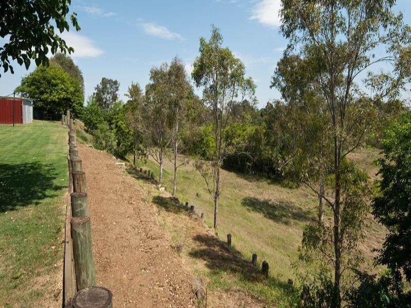 39 Lobb Street, Churchill QLD 4305