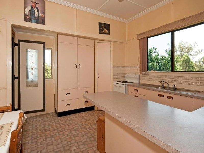 39 Lobb Street, Churchill QLD 4305