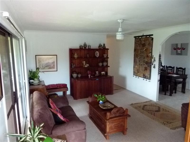 2 Lance Drive, Flinders View QLD 4305