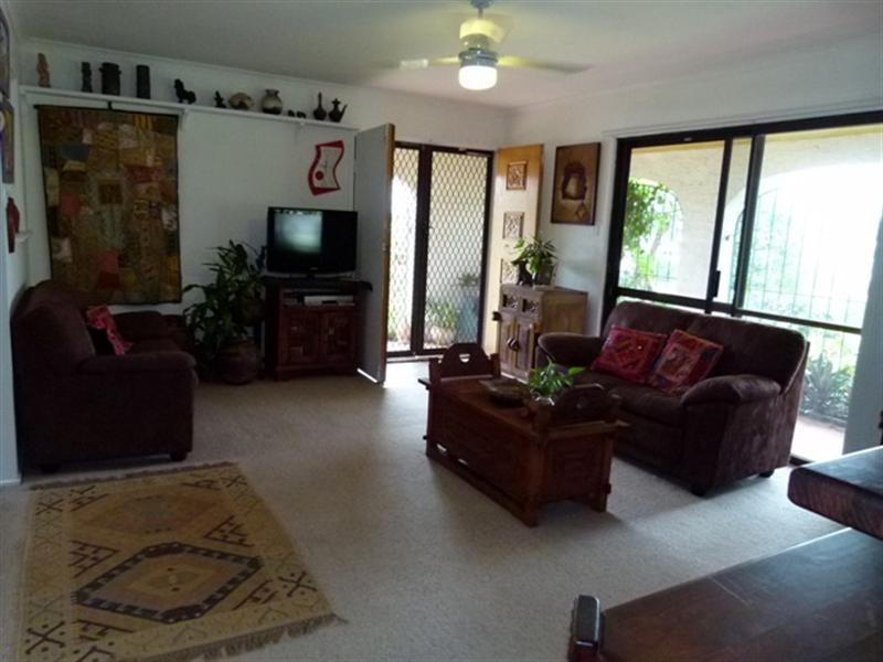 2 Lance Drive, Flinders View QLD 4305