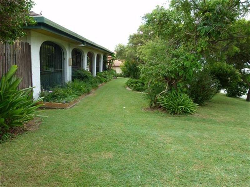 2 Lance Drive, Flinders View QLD 4305