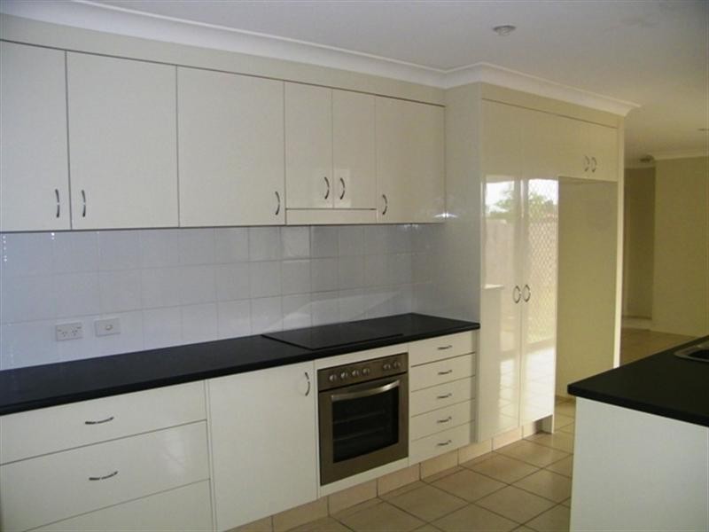 12 Bosswood Court, Yamanto QLD 4305