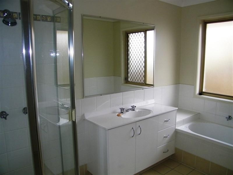 12 Bosswood Court, Yamanto QLD 4305