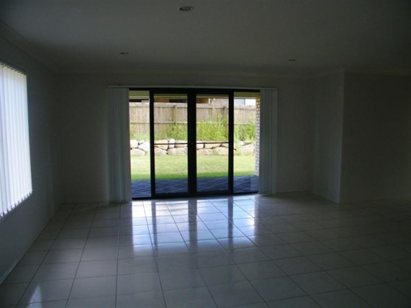 54 Dornoch Crescent, Raceview QLD 4305