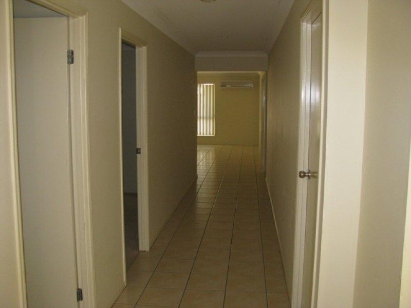 122 Anna Drive, Raceview QLD 4305