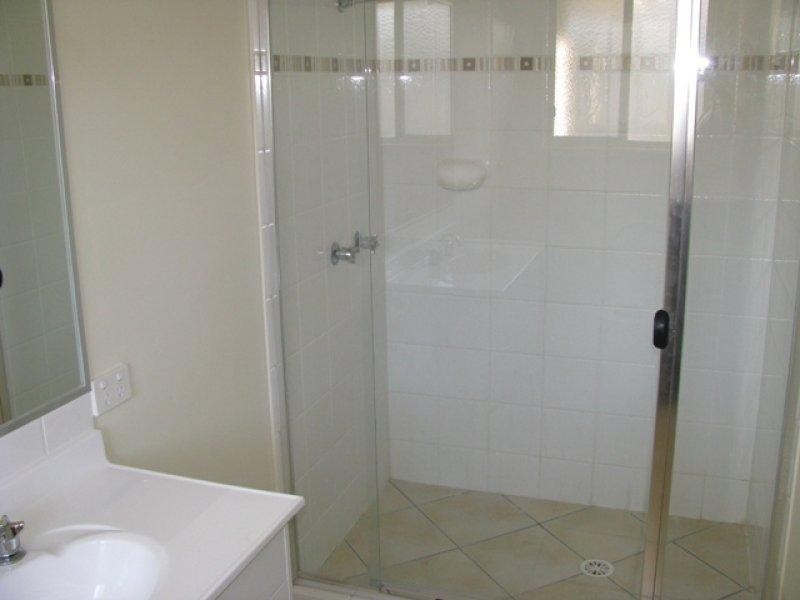 122 Anna Drive, Raceview QLD 4305