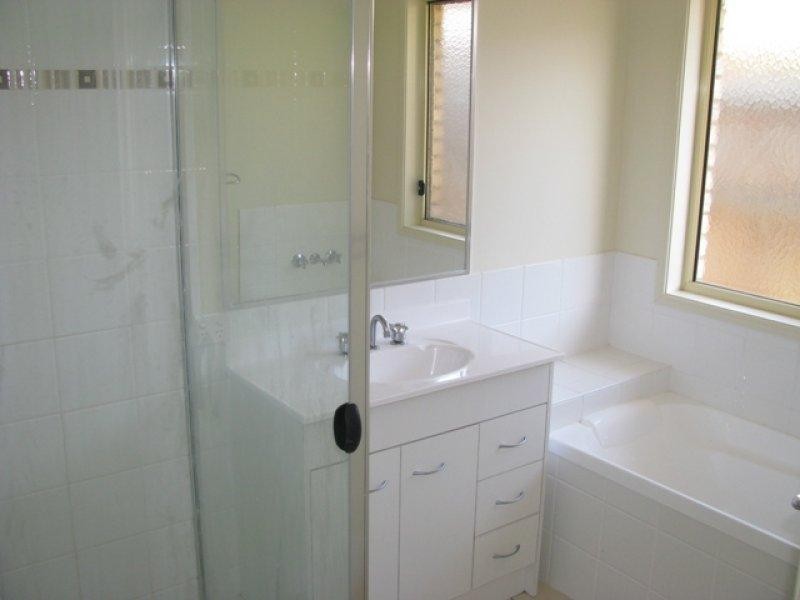 122 Anna Drive, Raceview QLD 4305