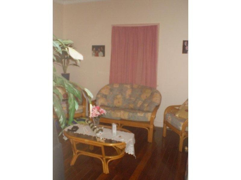 3 Lamont Street, North Booval QLD 4304