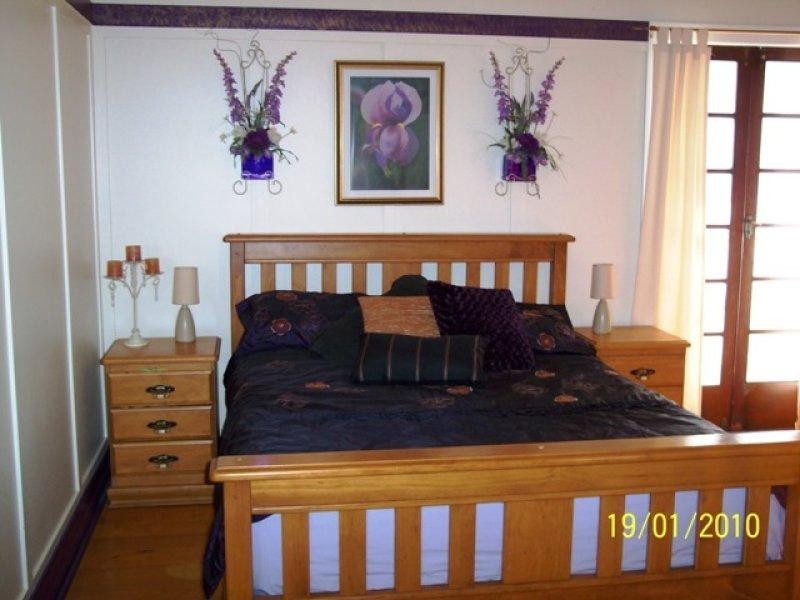 14 Queen Street, Newtown QLD 4305