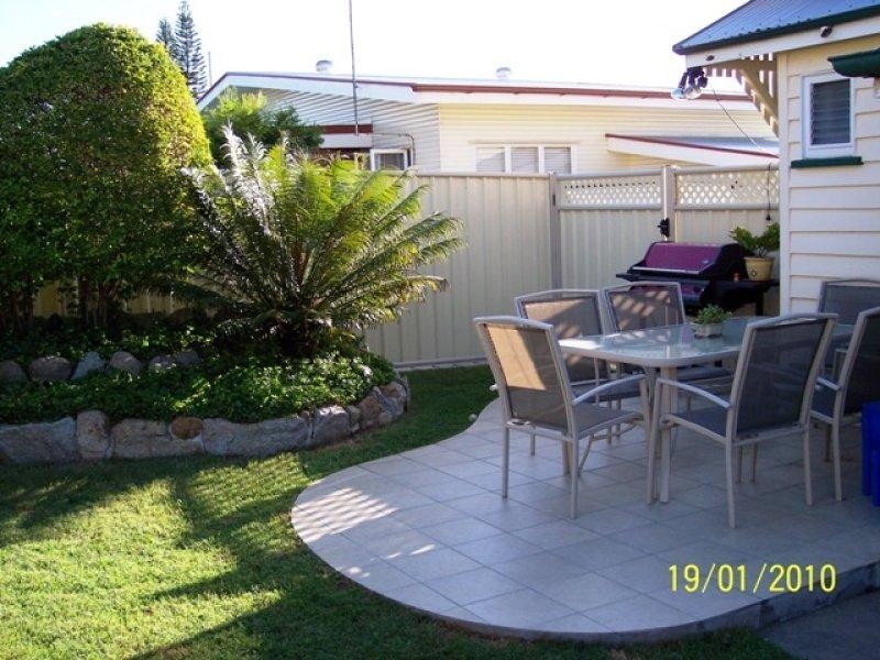 14 Queen Street, Newtown QLD 4305