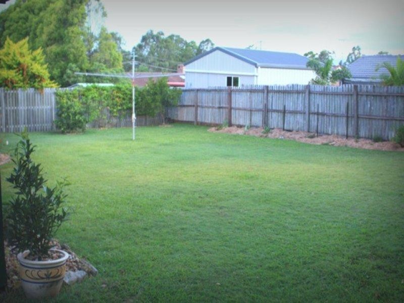 8 Blenheim Crescent, Yamanto QLD 4305