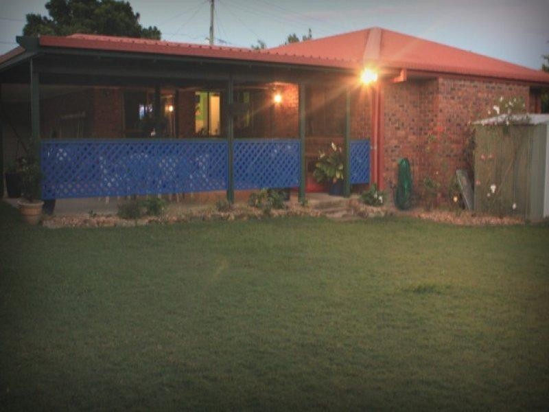 8 Blenheim Crescent, Yamanto QLD 4305