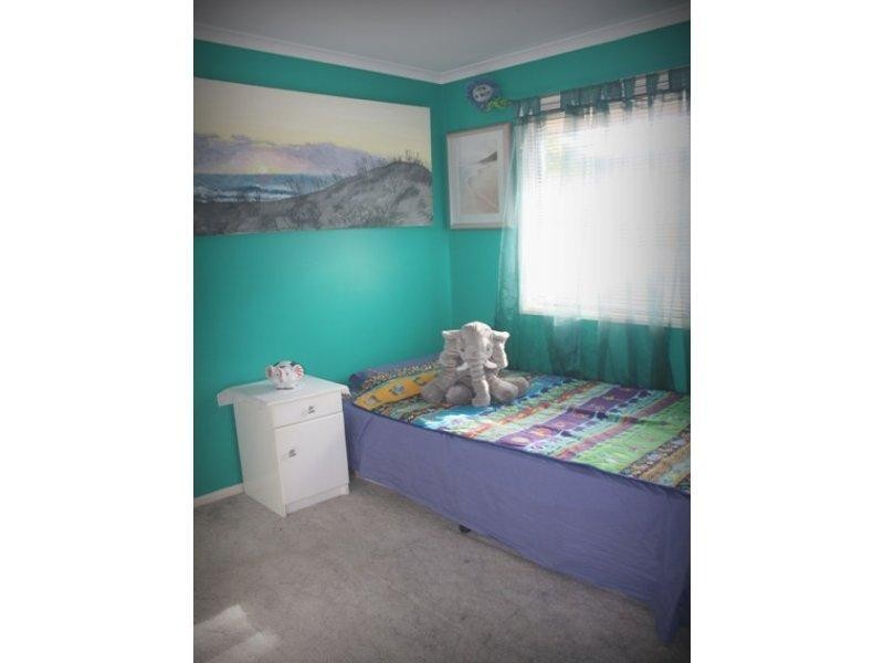 8 Blenheim Crescent, Yamanto QLD 4305