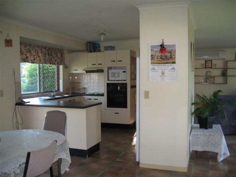 16 Flinders Street, Peak Crossing QLD 4306