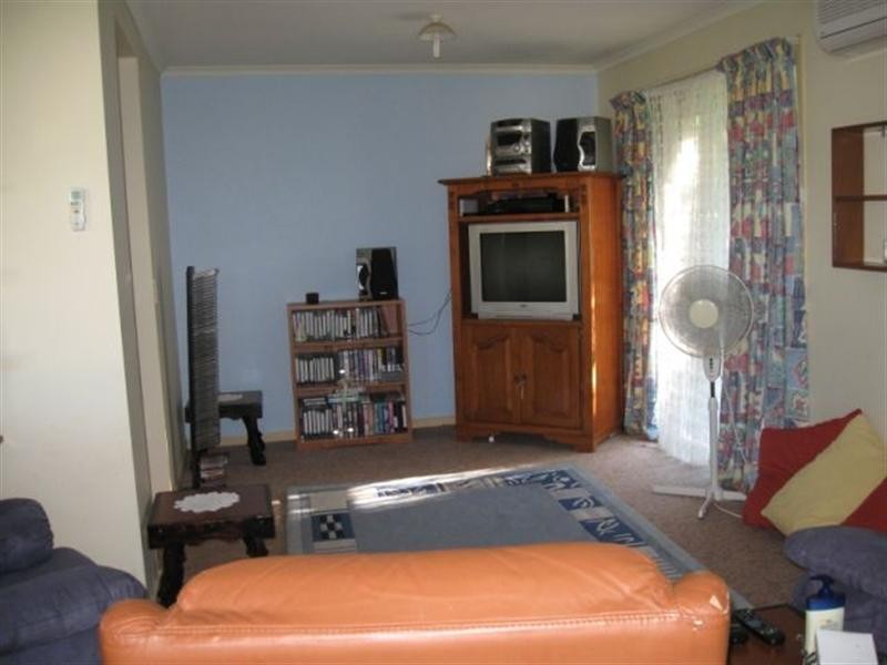 16 Flinders Street, Peak Crossing QLD 4306