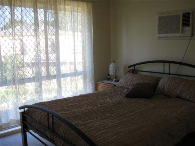 16 Flinders Street, Peak Crossing QLD 4306