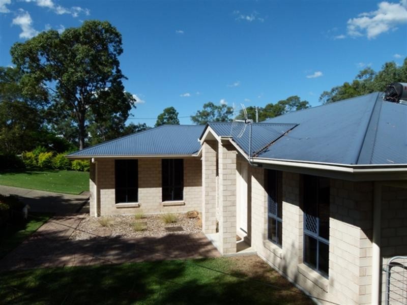 11 Tenville Court, Deebing Heights QLD 4306