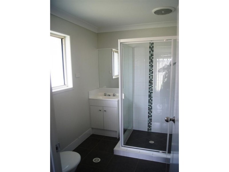 18 Eric Drive, Blackstone QLD 4304