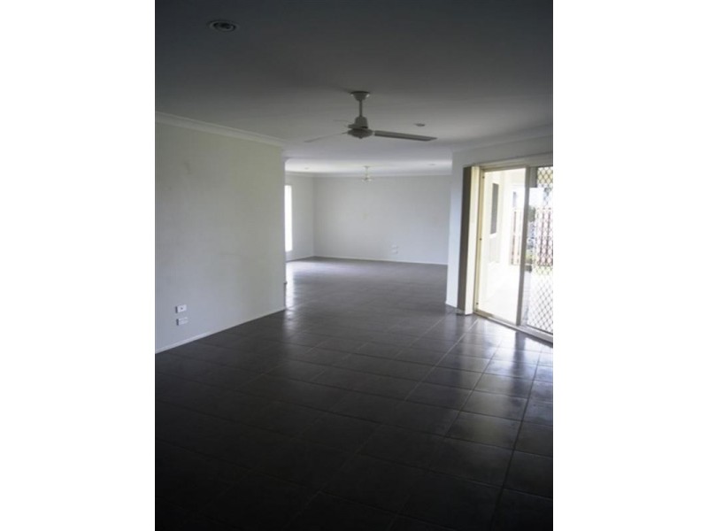 18 Eric Drive, Blackstone QLD 4304