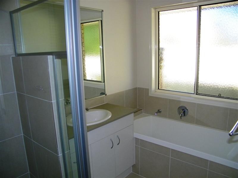 70 Avon, Leichhardt QLD 4305