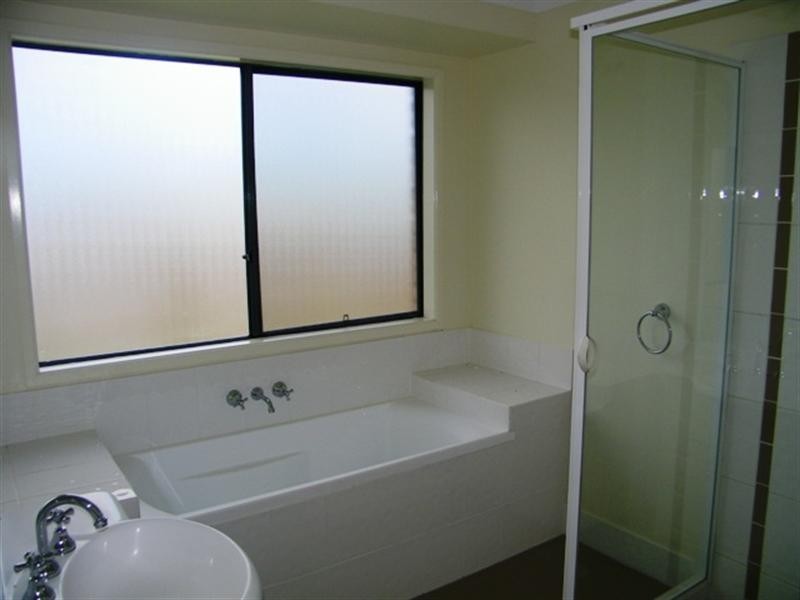 96 jacaranda Drive, Yamanto QLD 4305