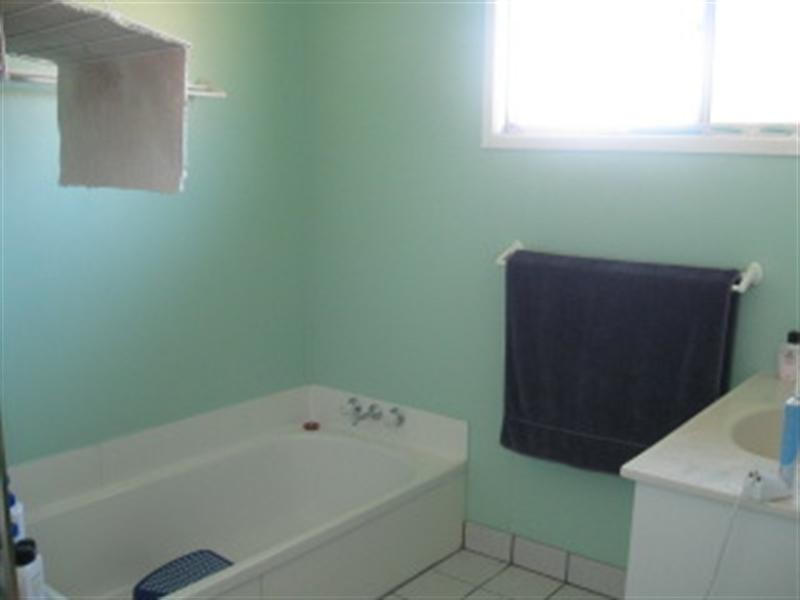 10 Mulholland Street, Mount Alford QLD 4310