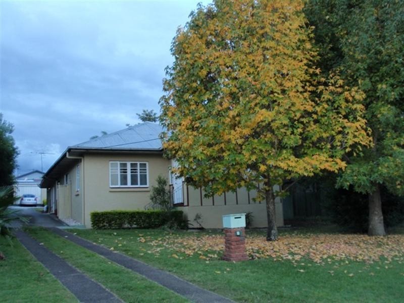 10 Lloyd George Street, Eastern Heights QLD 4305