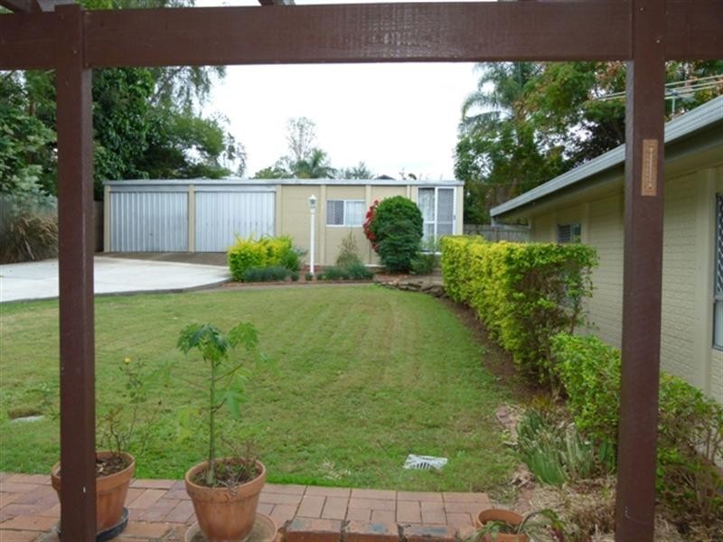 10 Lloyd George Street, Eastern Heights QLD 4305