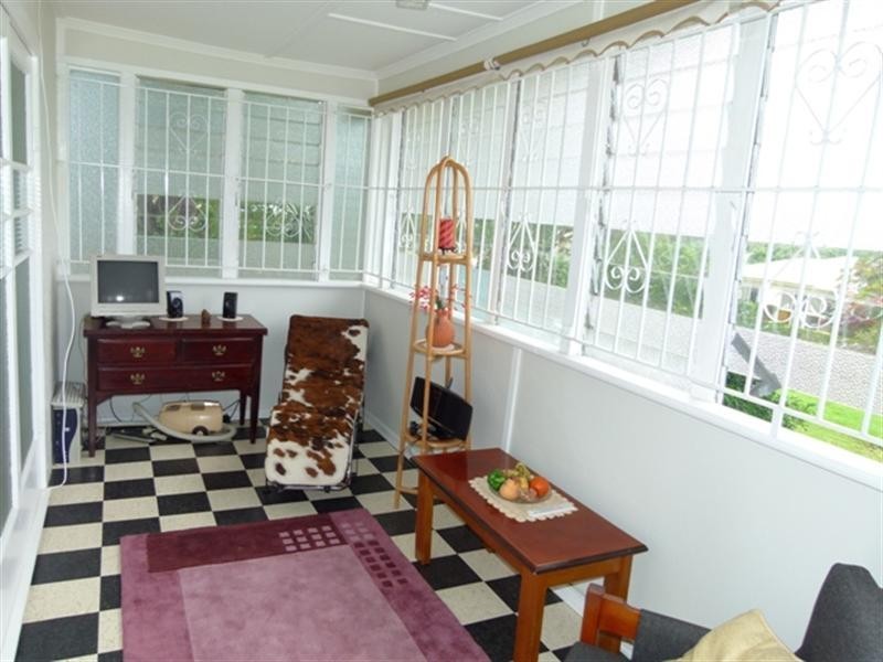 10 Lloyd George Street, Eastern Heights QLD 4305