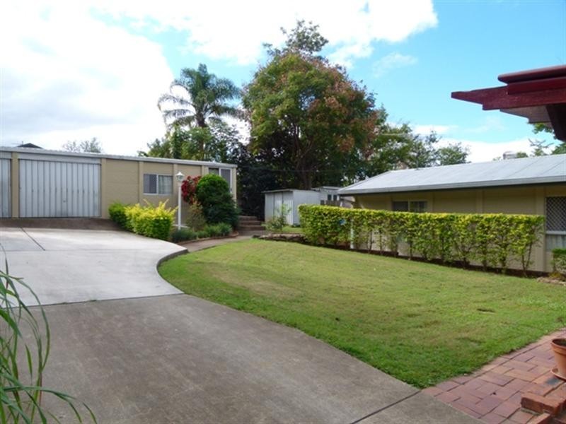 10 Lloyd George Street, Eastern Heights QLD 4305