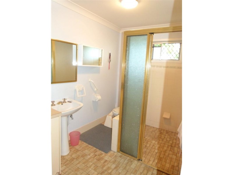 10 Lloyd George Street, Eastern Heights QLD 4305