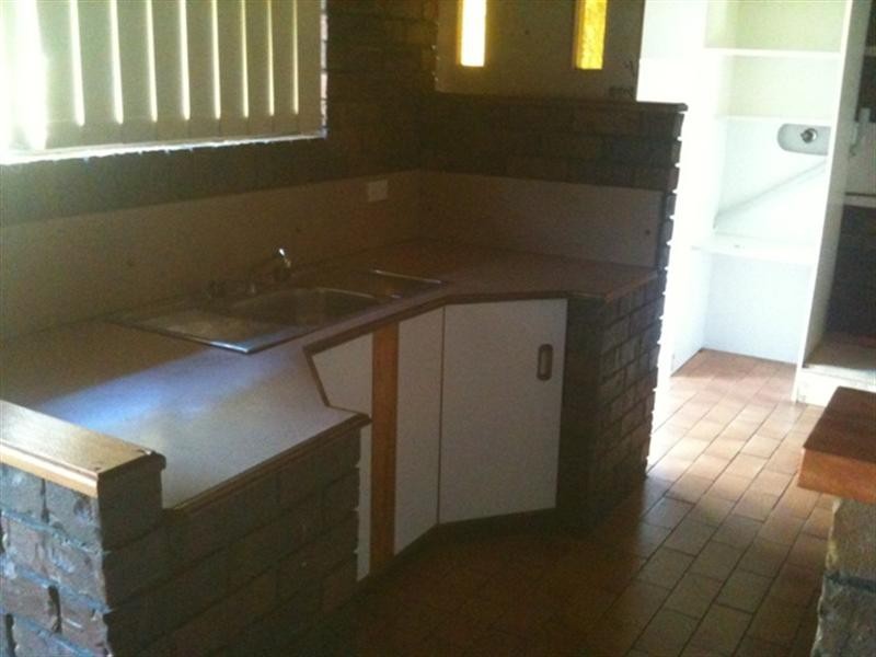 28 Queen, Blackstone QLD 4304