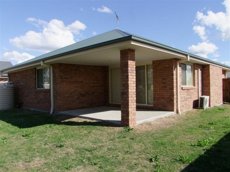 18 Waratah, Yamanto QLD 4305