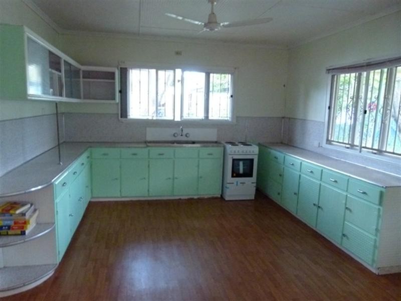 6 George Street, Newtown QLD 4305