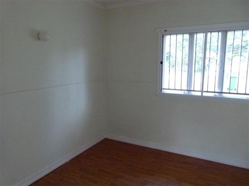 6 George Street, Newtown QLD 4305