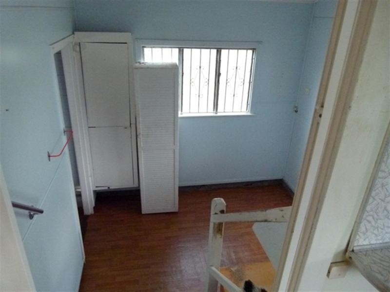 6 George Street, Newtown QLD 4305